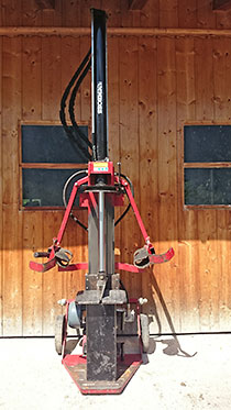 Holzspalter mit Tisch